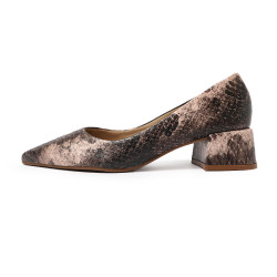 TINO BELLINI 貝里尼 巴西進口 深色 蛇皮紋 方頭 低跟 包鞋 FWCT038-9(灰色)