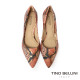 TINO BELLINI 貝里尼 巴西進口 仿蛇紋尖頭低跟包鞋FWCV040-7(粉紅)
