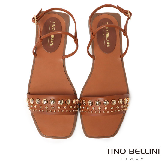  TINO BELLINI 貝里尼 巴西進口波希米亞風鉚釘造型一字帶平底涼鞋FSJT022-9(駝色)